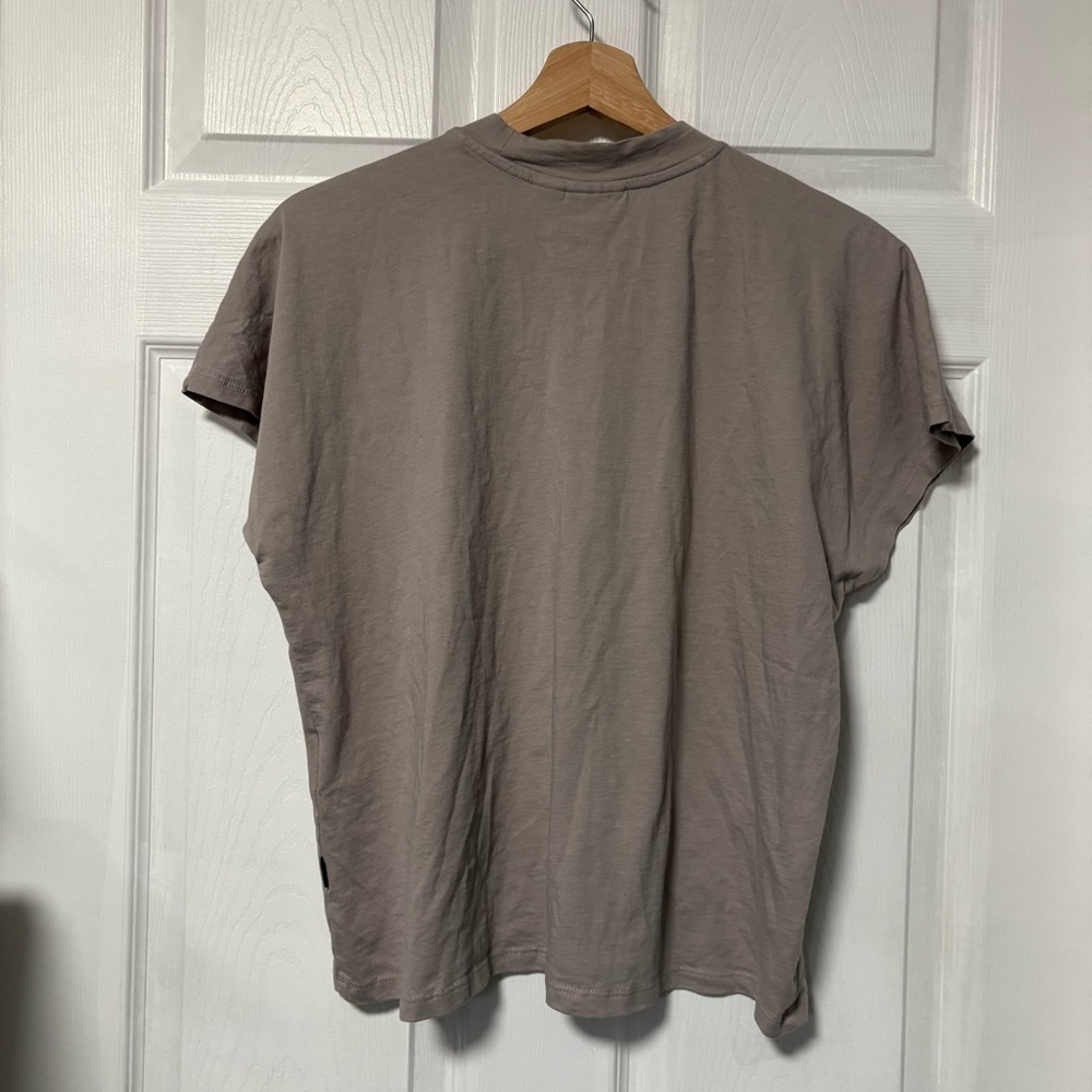 Queen Tee - Picture 3 of 5